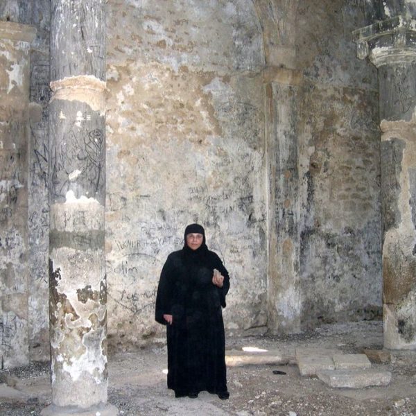 Εντός του Καθολικού του Τιμίου Προδρόμου Ιμέρων Πόντου, Δεξιά.
